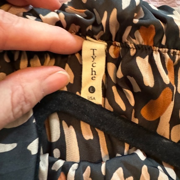 Ty he off shoulder blouse‎ - Picture 6 of 7